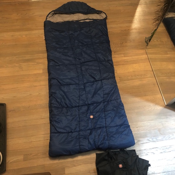 SwissGear Other - SWISS GEAR Elite Series Large Sleeping Bag ⛺️ 🌲